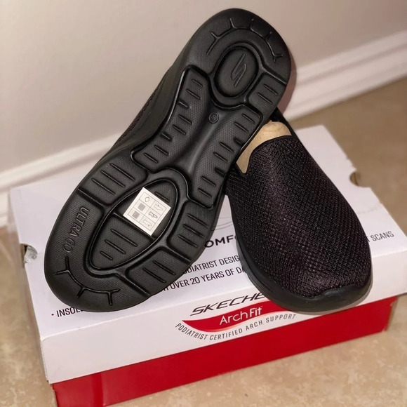 Skechers Women Shoes Black Go walk Arch Fit size 6 Slip on - Picture 4 of 9